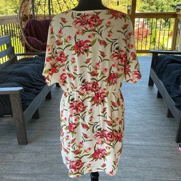 Mario Serrani | Floral Cover- up - Picture 5 of 7